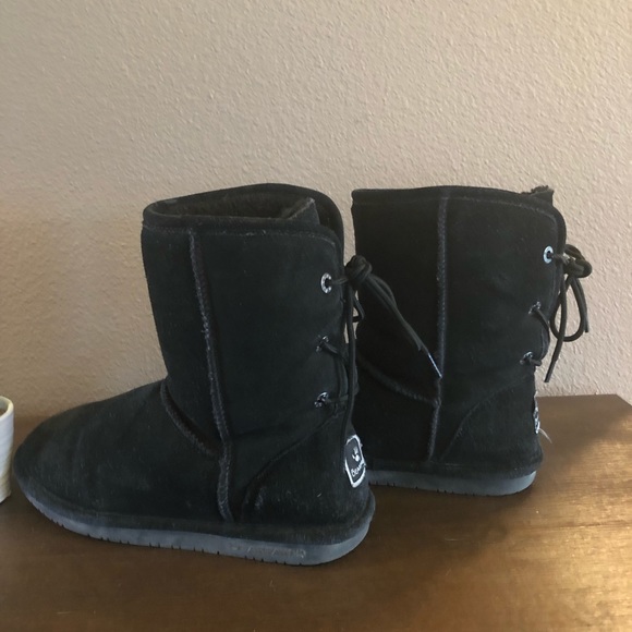bearpaw lace up back boots